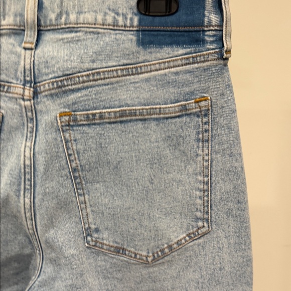 NWT A&F Ultra High Rise Ankle Straight Jeans 10/30 - Picture 4 of 8